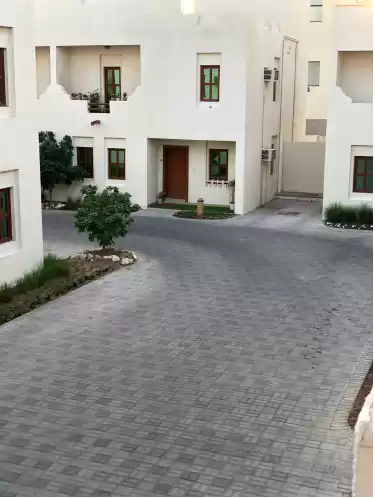Жилой Готовая недвижимость 3 спальни С/Ж Вилла в комплексе  в аренду в Аль-Садд , Доха #7712 - 1  image 